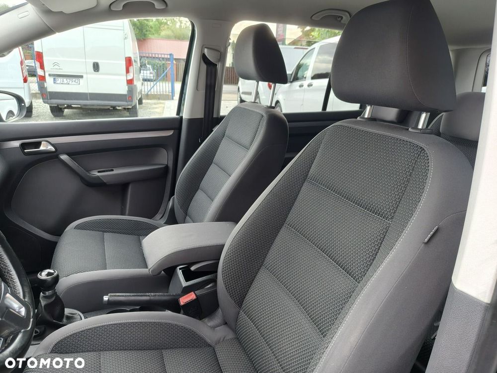 Volkswagen Touran - 14