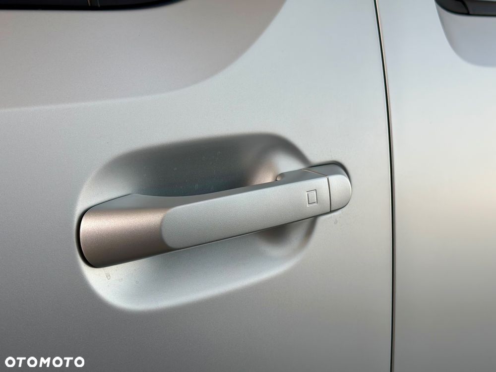 Hyundai Inster 49kWh Cross Smart - 11