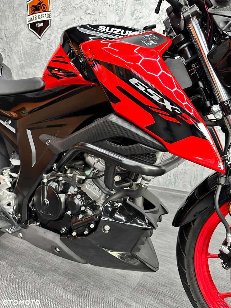 Suzuki GSX - 11