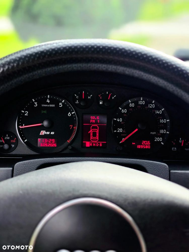 Audi RS6 Standard - 25