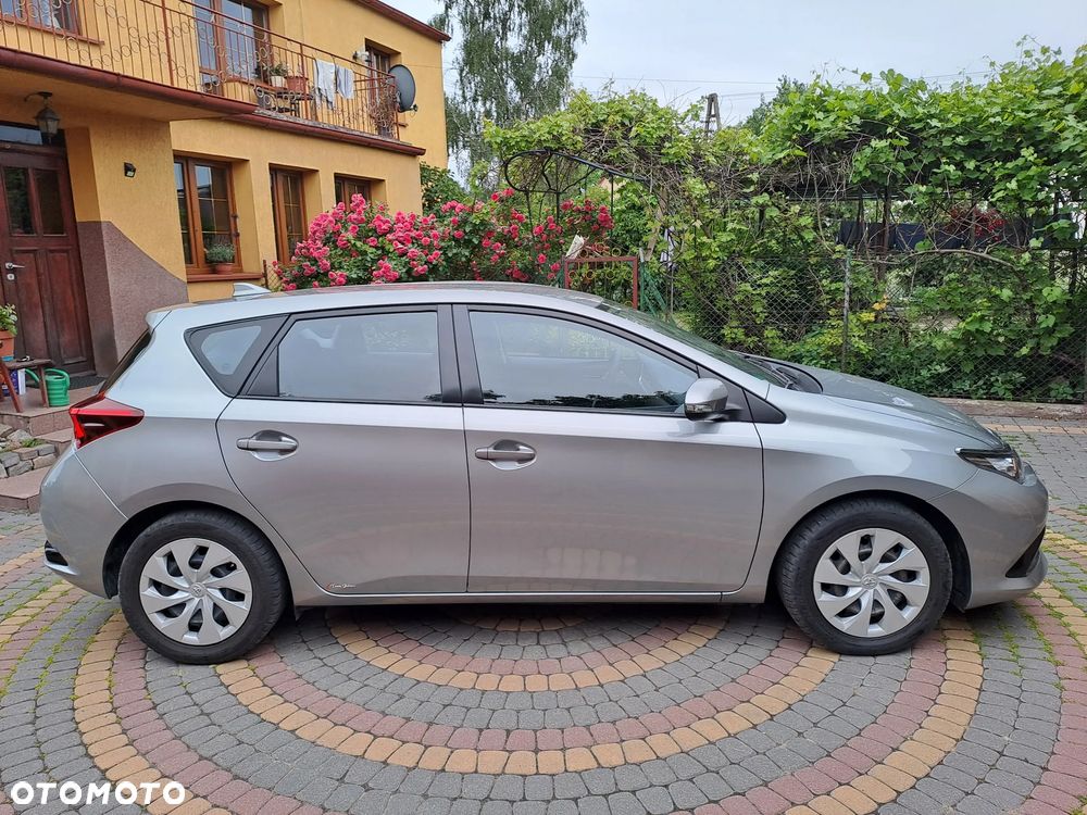 Toyota Auris - 13