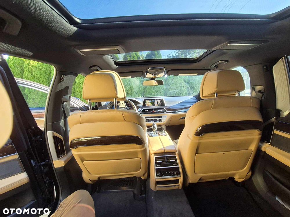 BMW Seria 7 - 12