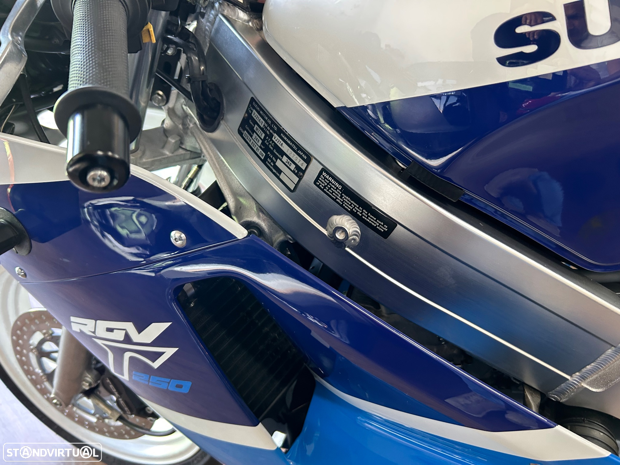 Suzuki RGV 250 VJ 21 - 15