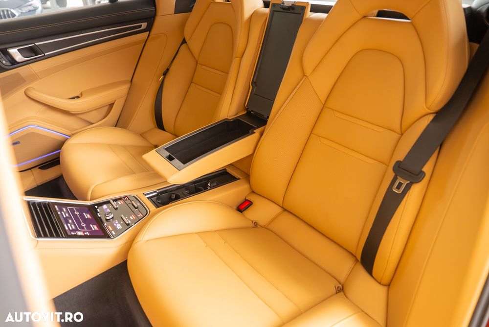 Porsche Panamera 4 E-Hybrid Platinum Edition - 35