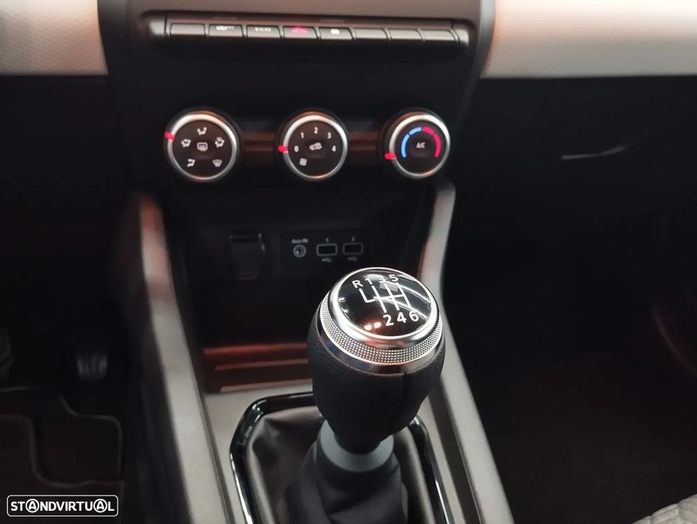 Renault Clio 1.0 TCe Evolution Bi-Fuel - 34