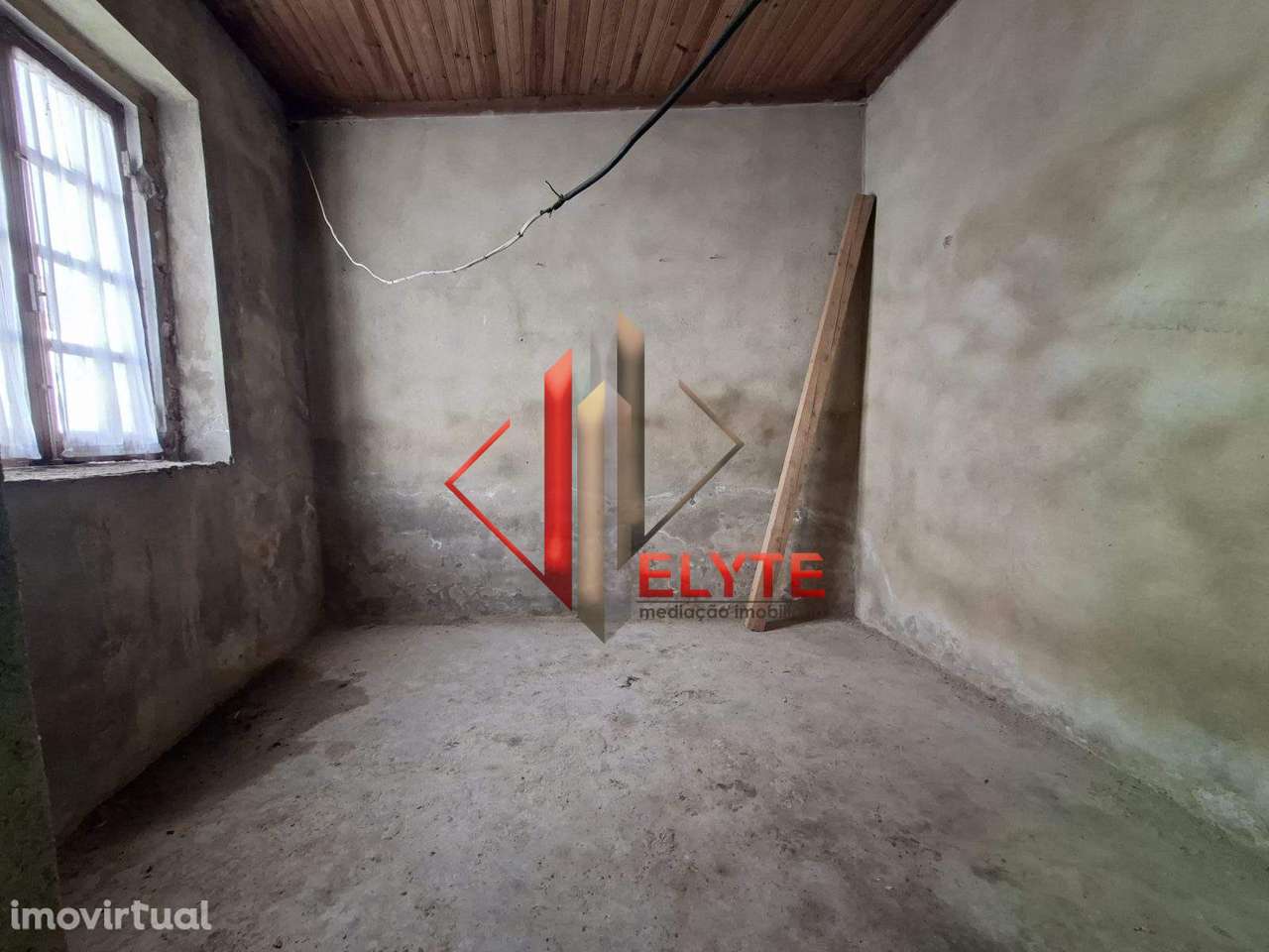 Moradia para recuperar em Almeirim - Grande imagem: 3/21