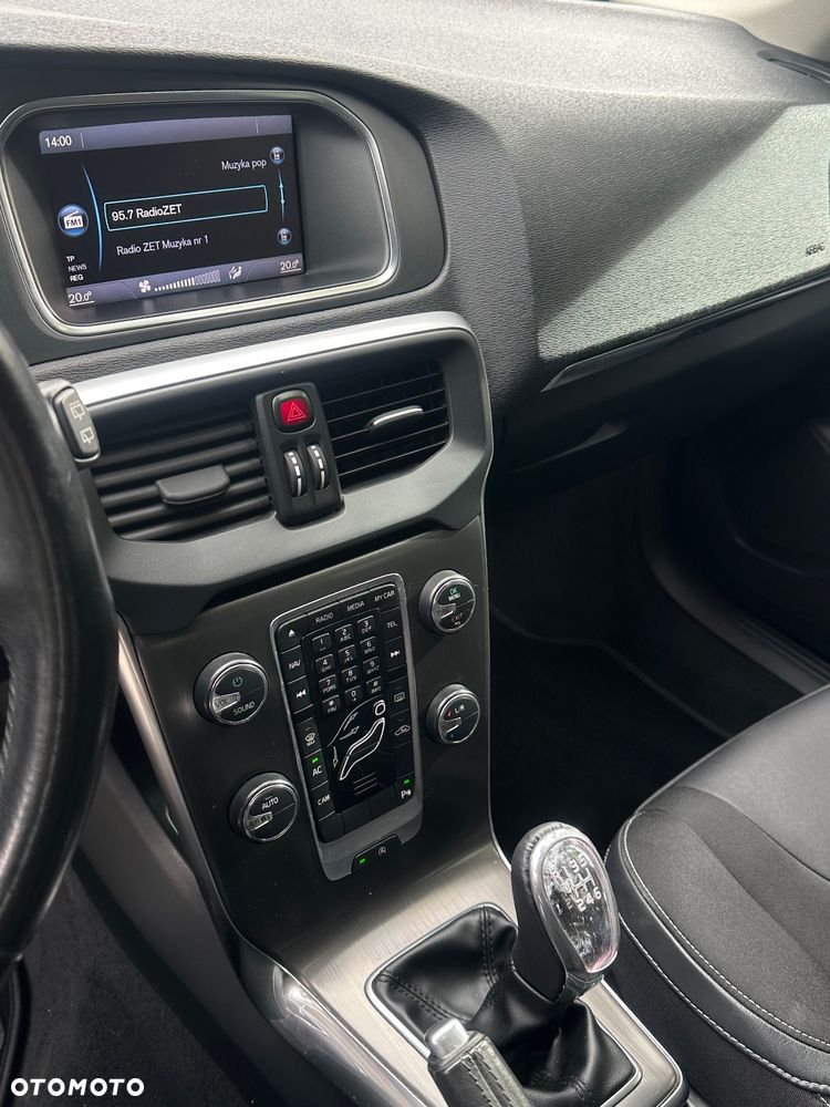 Volvo V40 D2 Momentum - 16