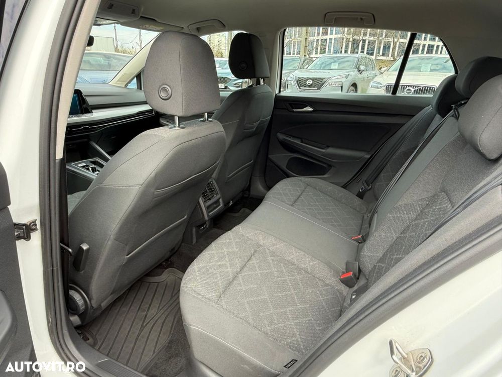 Volkswagen Golf 1.5 eTSI ACT DSG MHEV Style - 9