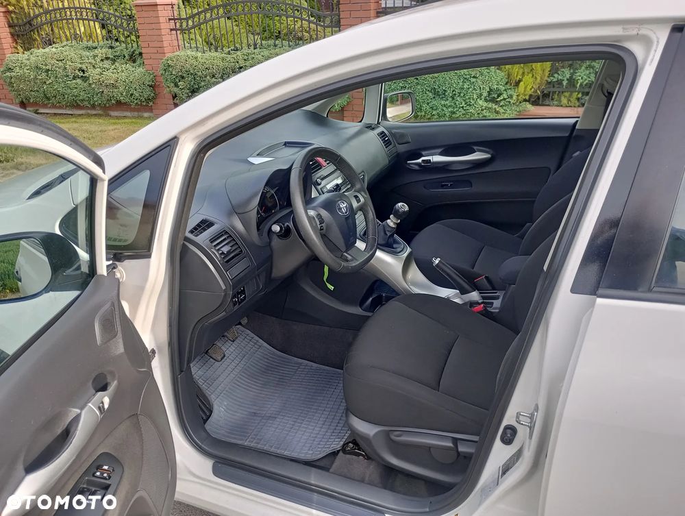 Toyota Auris 1.33 VVT-i - 7