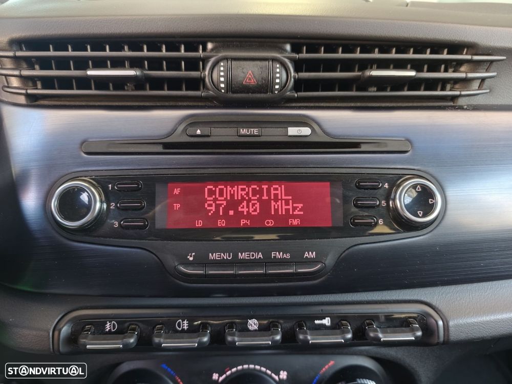 Alfa Romeo Giulietta 2.0 JTDM Distinctive - 19