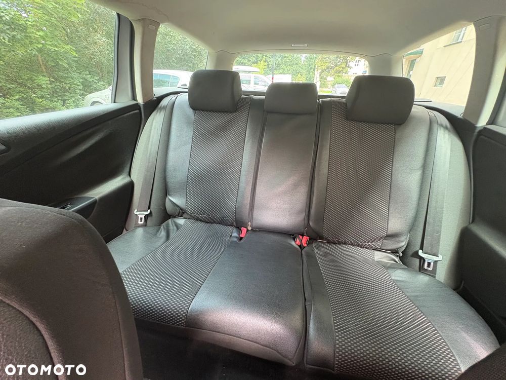Volkswagen Passat 2.0 TDI Comfortline - 9