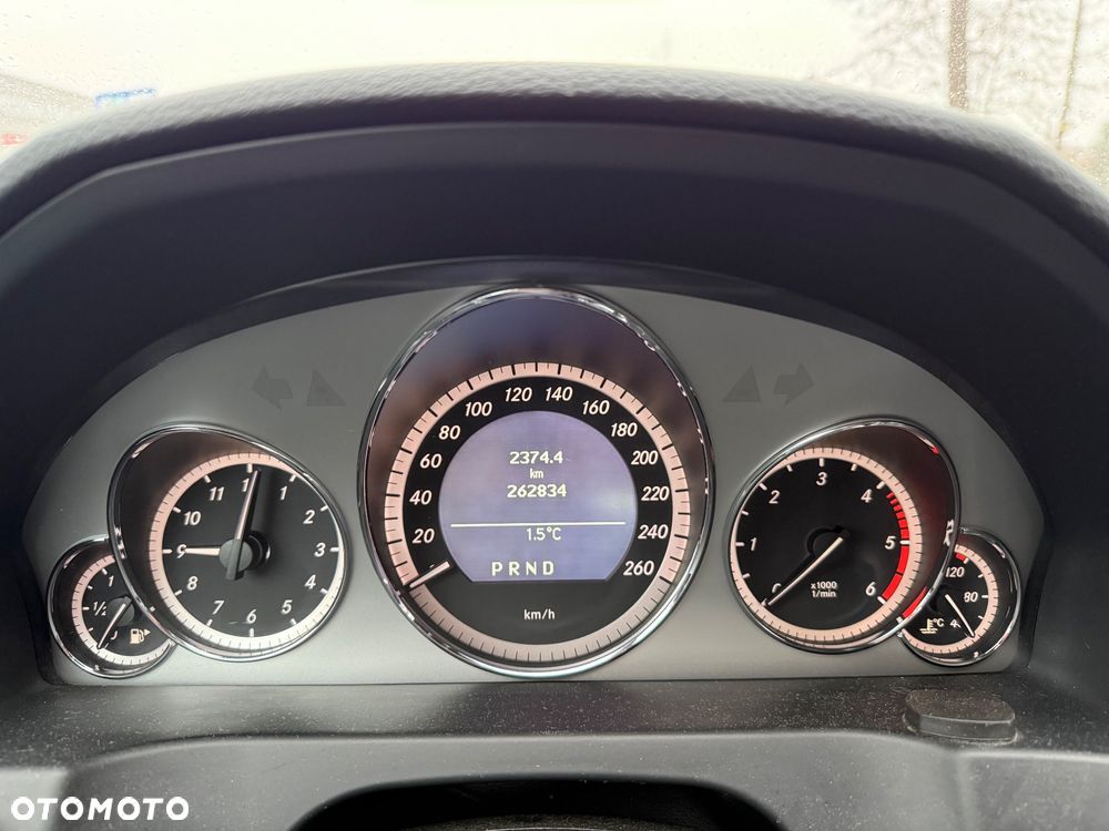 Mercedes-Benz Klasa E 350 CDI DPF BlueEFFICIENCY 7G-TRONIC Avantgarde - 5