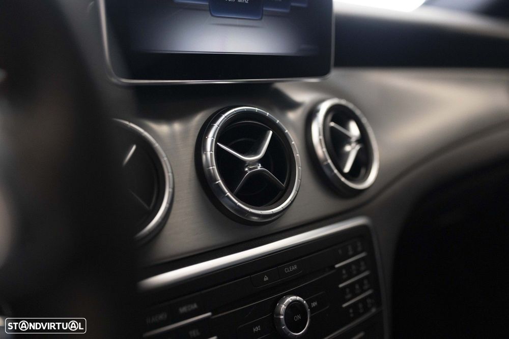 Mercedes-Benz CLA 200 d Shooting Brake AMG Line Aut. - 37