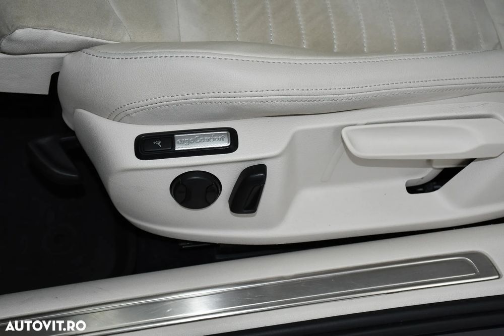 Volkswagen Passat 2.0 TDI SCR DSG Highline - 24