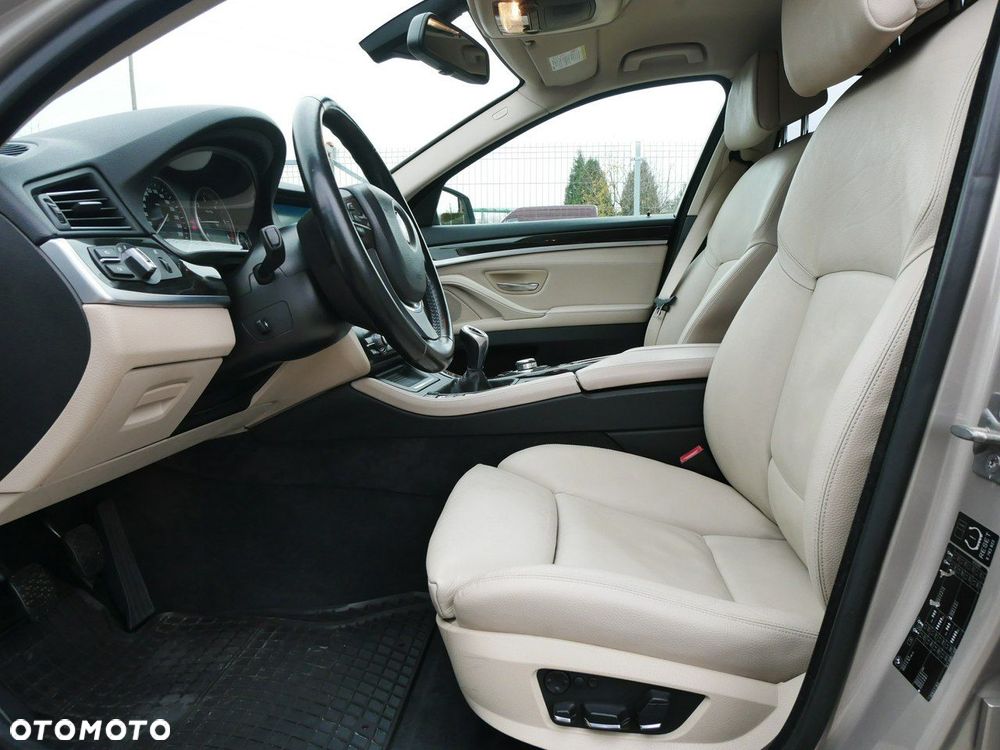 BMW Seria 5 520d Luxury Line - 7