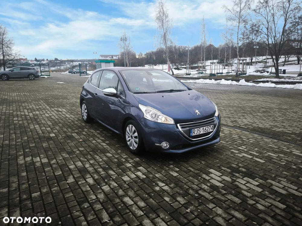 Peugeot 208 95 VTI Allure - 1