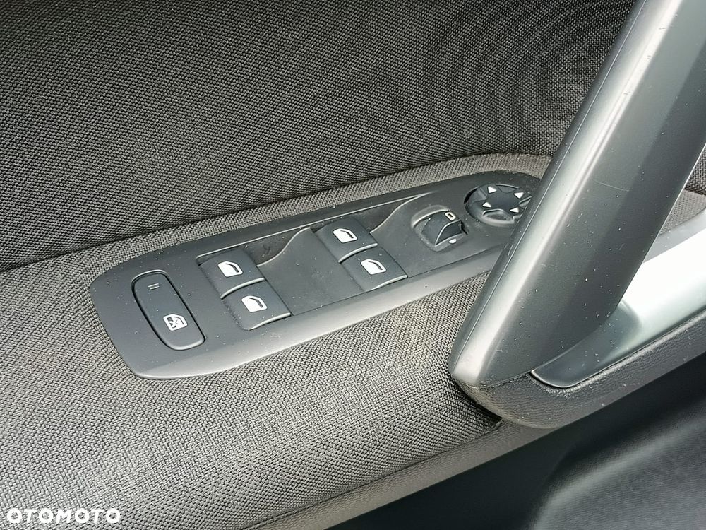 Peugeot 308 1.2 PureTech Business Line S&S - 23