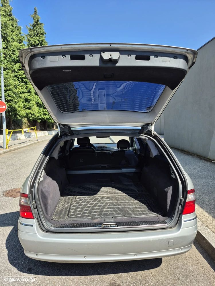 Mercedes-Benz E 220 CDi Avantgarde Aut. - 19