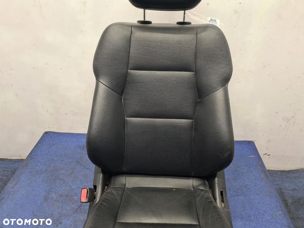 MERCEDES W203 LIFT KOMBI FOTEL KIEROWCY. - 3