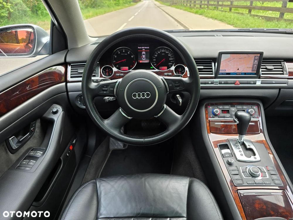 Audi A8 4.2 Quattro - 5