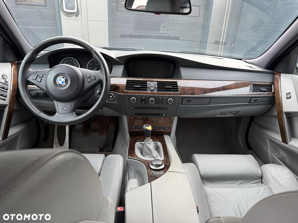 BMW Seria 5 523i - 18