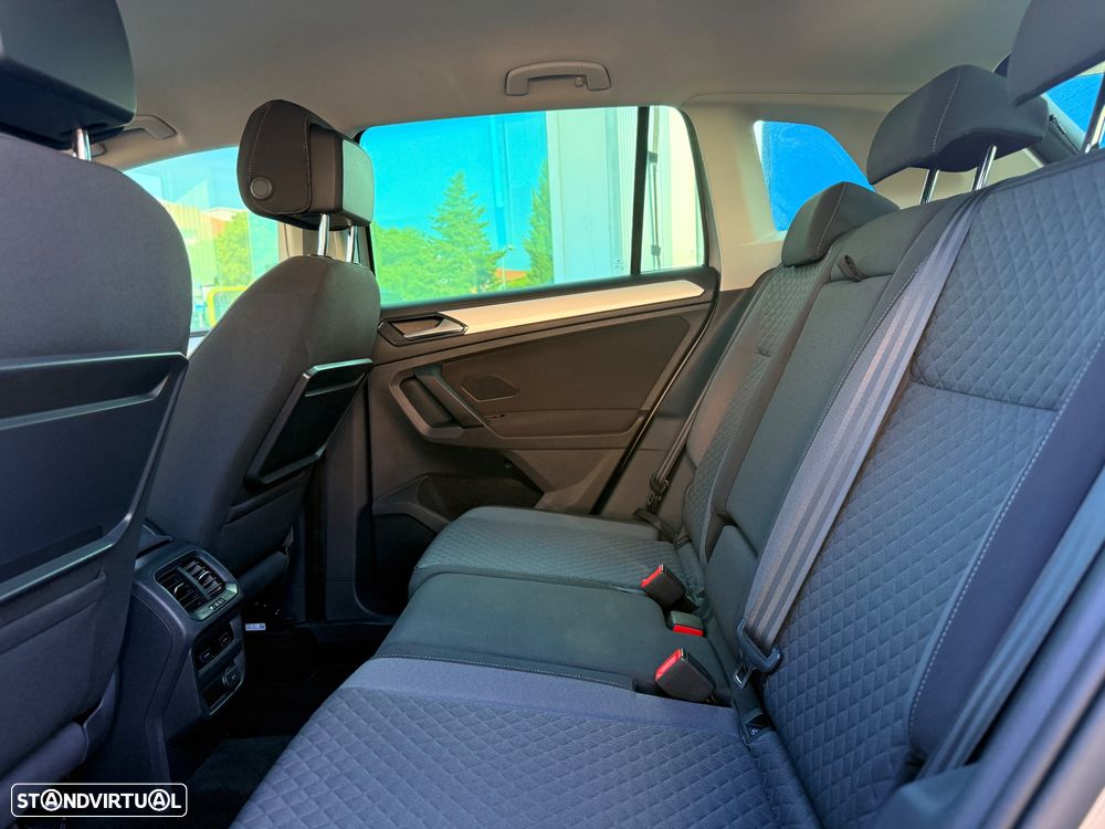 Volkswagen Tiguan 1.6 TDI Confortline — fotografia 8