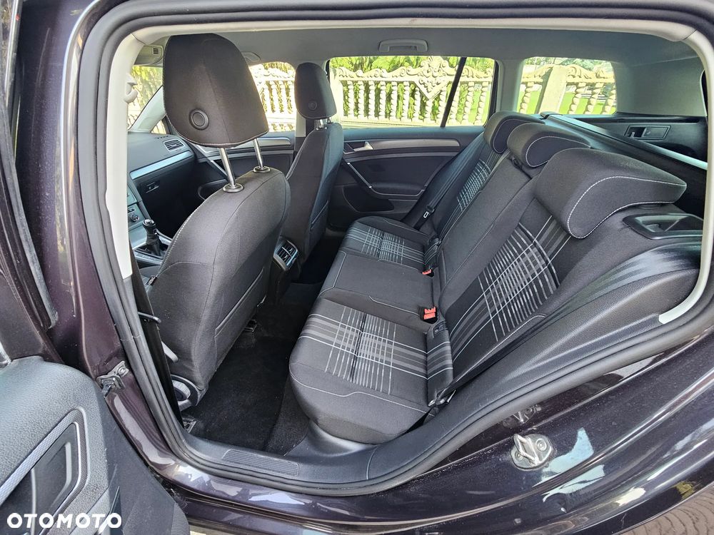Volkswagen Golf 2.0 TDI BlueMotion Technology Lounge - 16