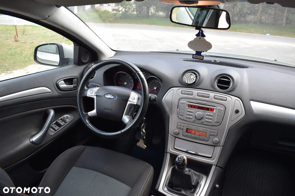 Ford Mondeo - 8