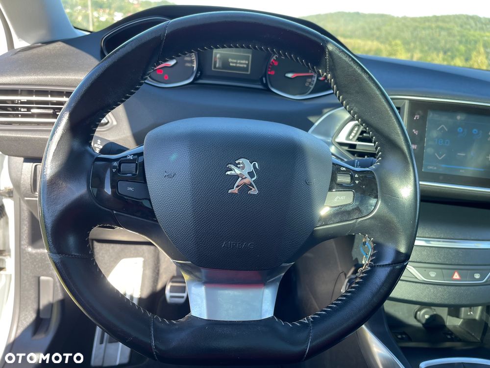 Peugeot 308 1.5 BlueHDi Allure S&S - 36