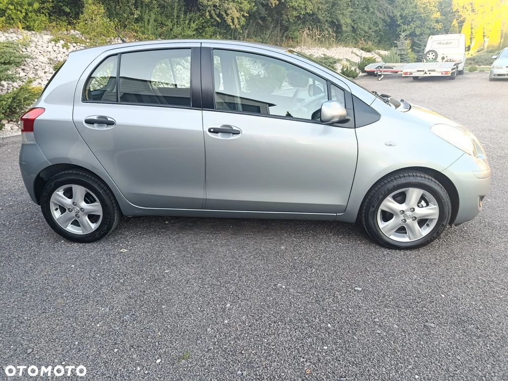 Toyota Yaris - 12