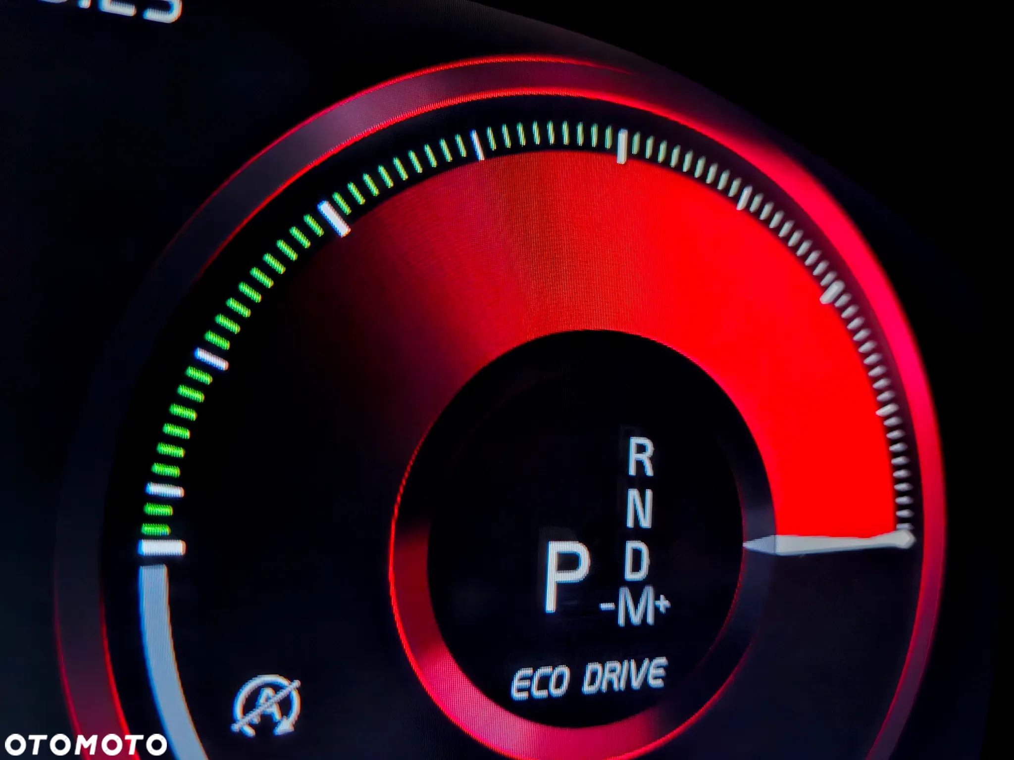 Volvo V90 Cross Country - 38