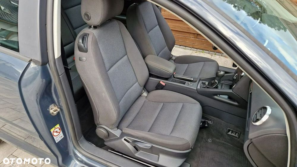 Audi A3 3-drzwiowe 1.6 TDI Attraction - 15