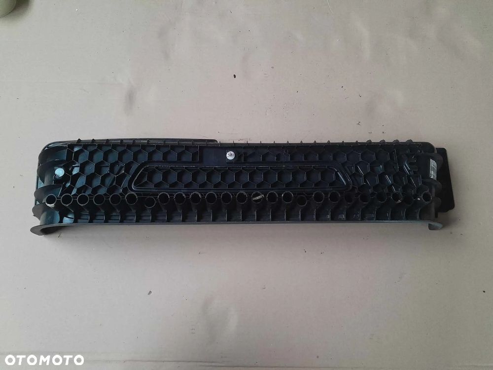 MASKOWNICA PROGU STOPIEŃ PRAWY PRZEDNI PRZÓD MERCEDES W447 VITO - 2