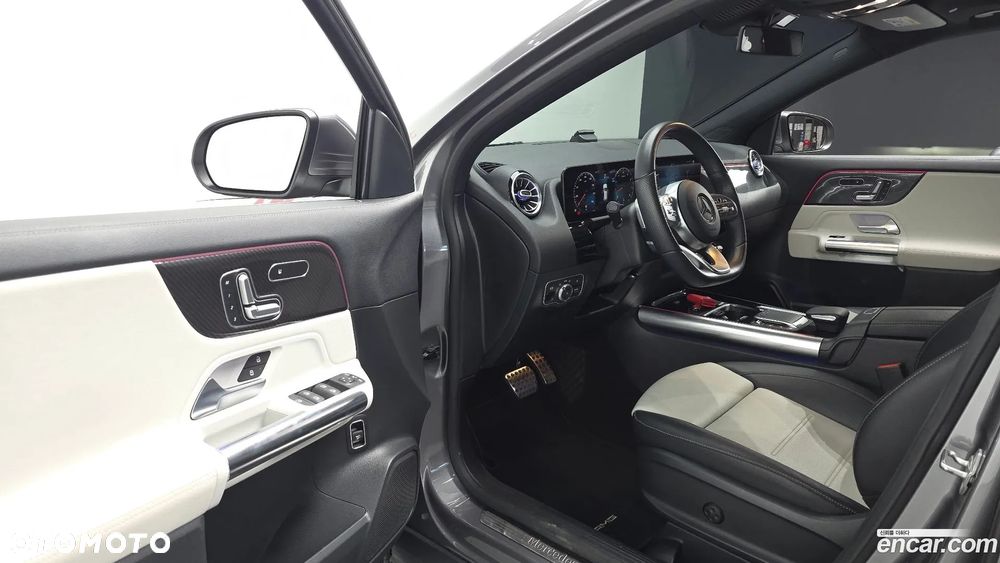 Mercedes-Benz GLA 250 4Matic 8G-DCT AMG Line - 11