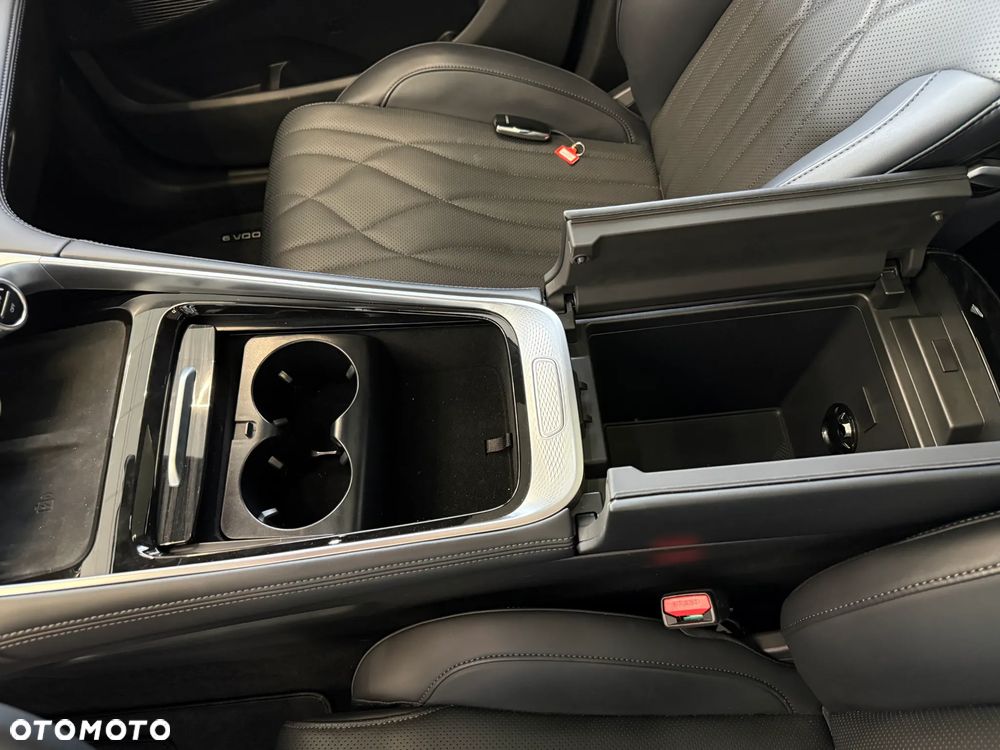 Omoda 9 1.5 Super Hybrid Exclusive AWD - 23