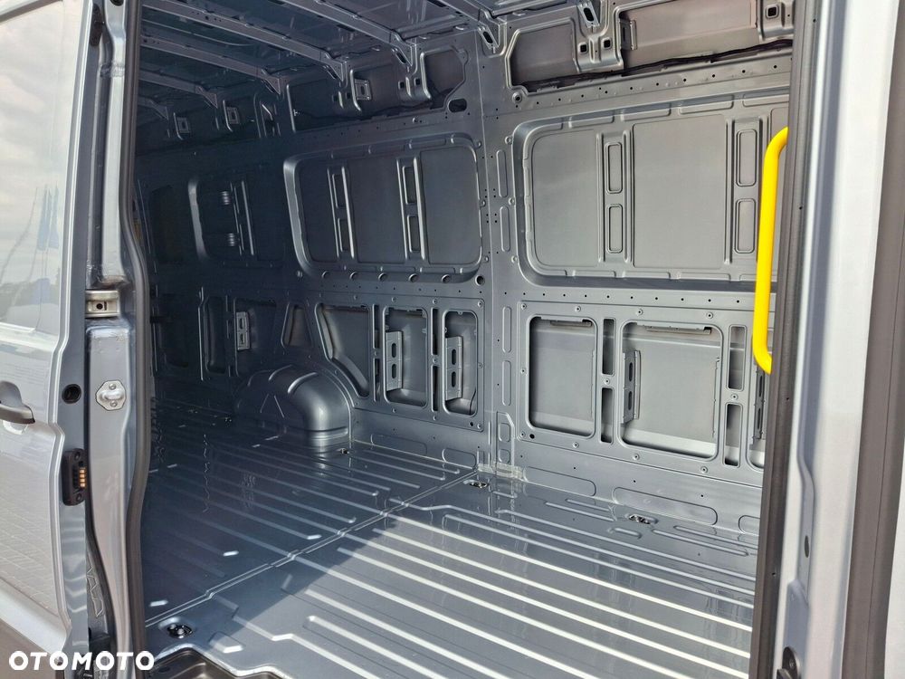 Volkswagen Crafter - 13