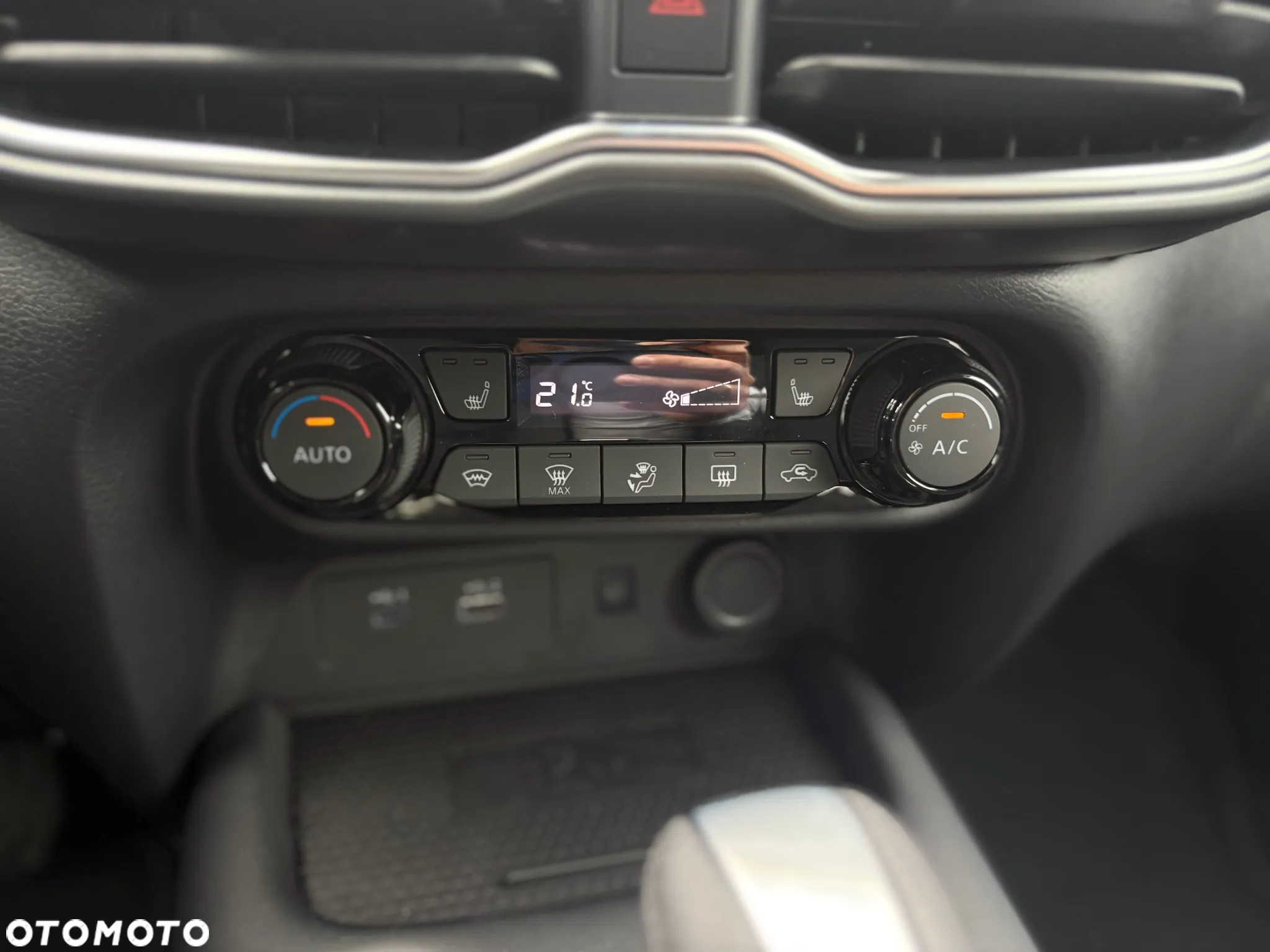 Nissan Juke 1.0 DIG-T N-Connecta DCT - 19