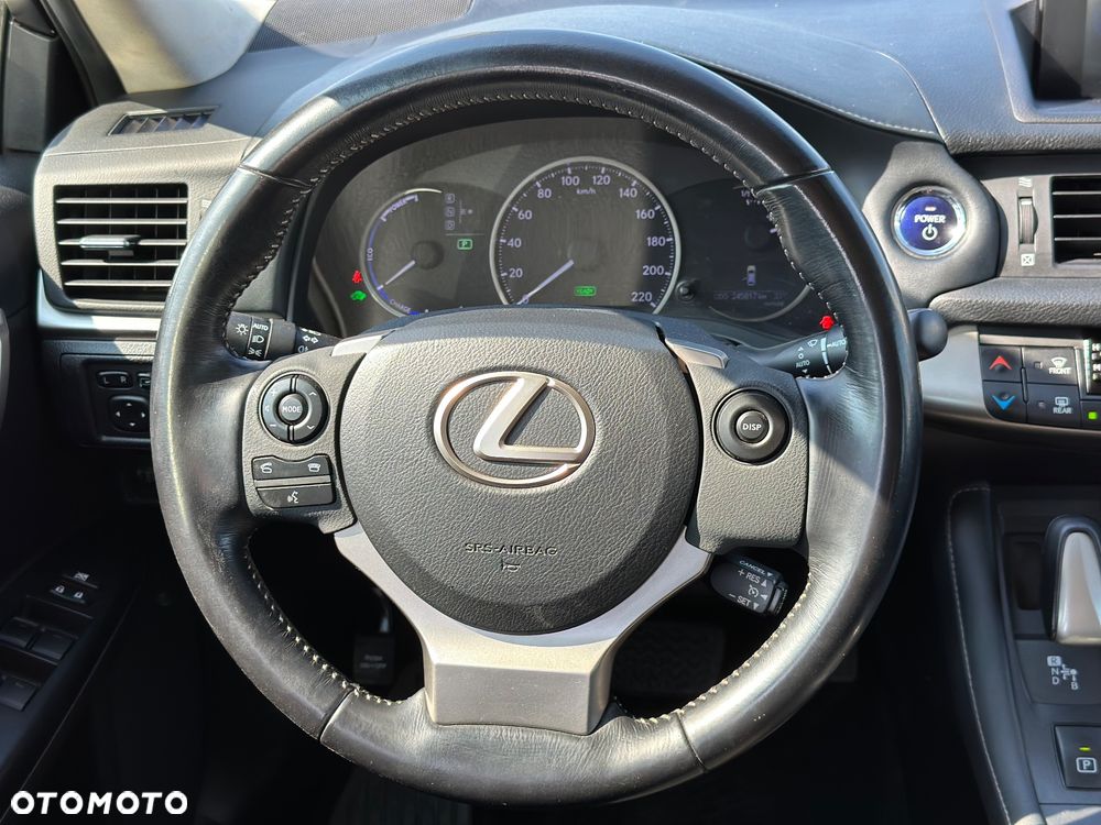 Lexus CT - 11