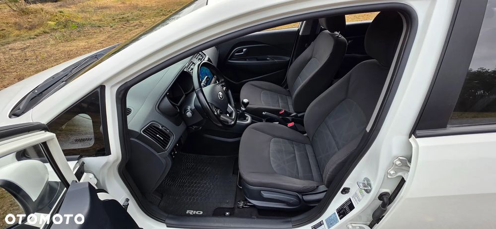 Kia Rio 1.2 L - 11