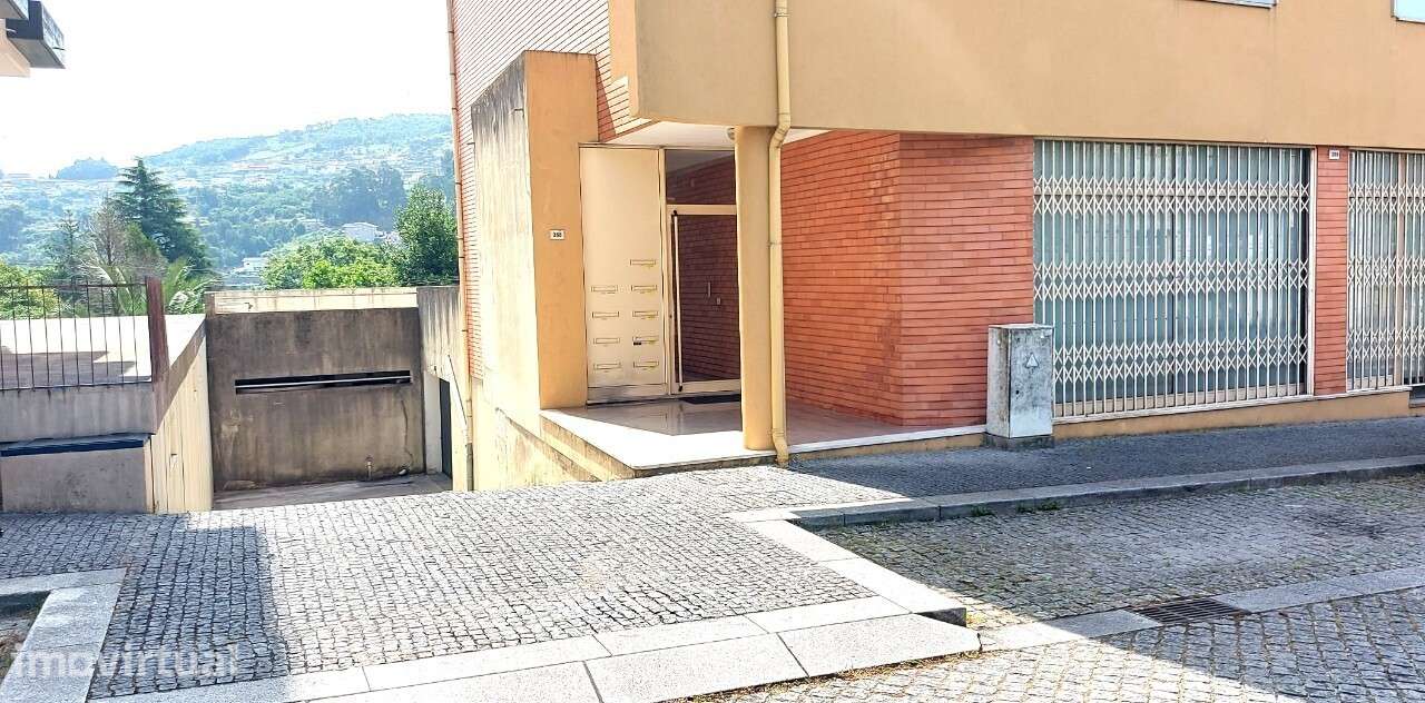 Venda judicial de armazém com 62 m2 em Vila das Aves - Grande imagem: 5/26