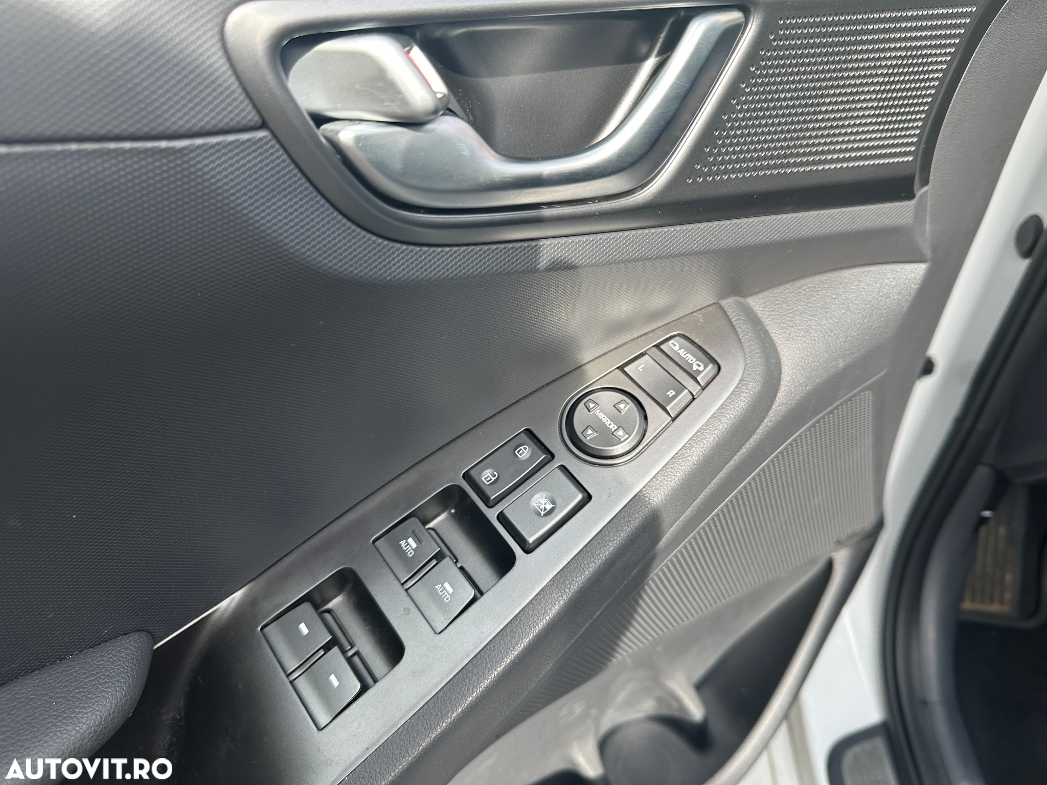 Hyundai IONIQ Plug-in-Hybrid 1.6 GDI Advantage - 10