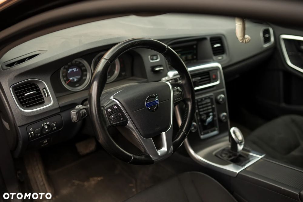 Volvo V60 D3 Geartronic Momentum - 13