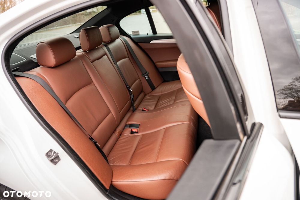 BMW Seria 5 - 31