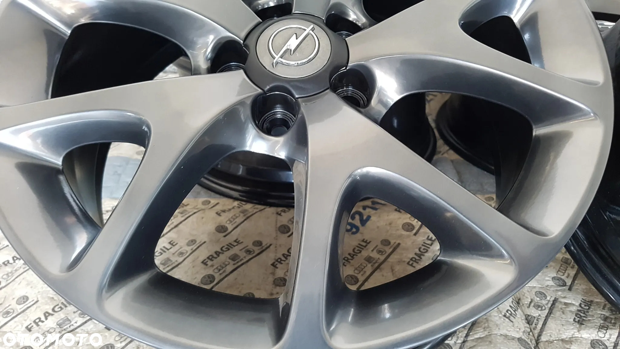 FELGI ALU ORYGINAŁ  OPEL CORSA ADAM 5X110 OPC 7,5jx18 ET47 - 16
