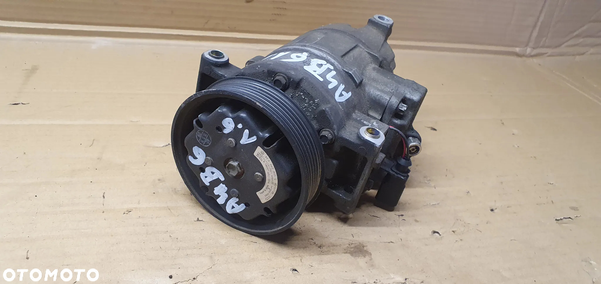 Sprężarka klimatyzacji pompa klimy Audi A4 B6 8E0260805G - 3