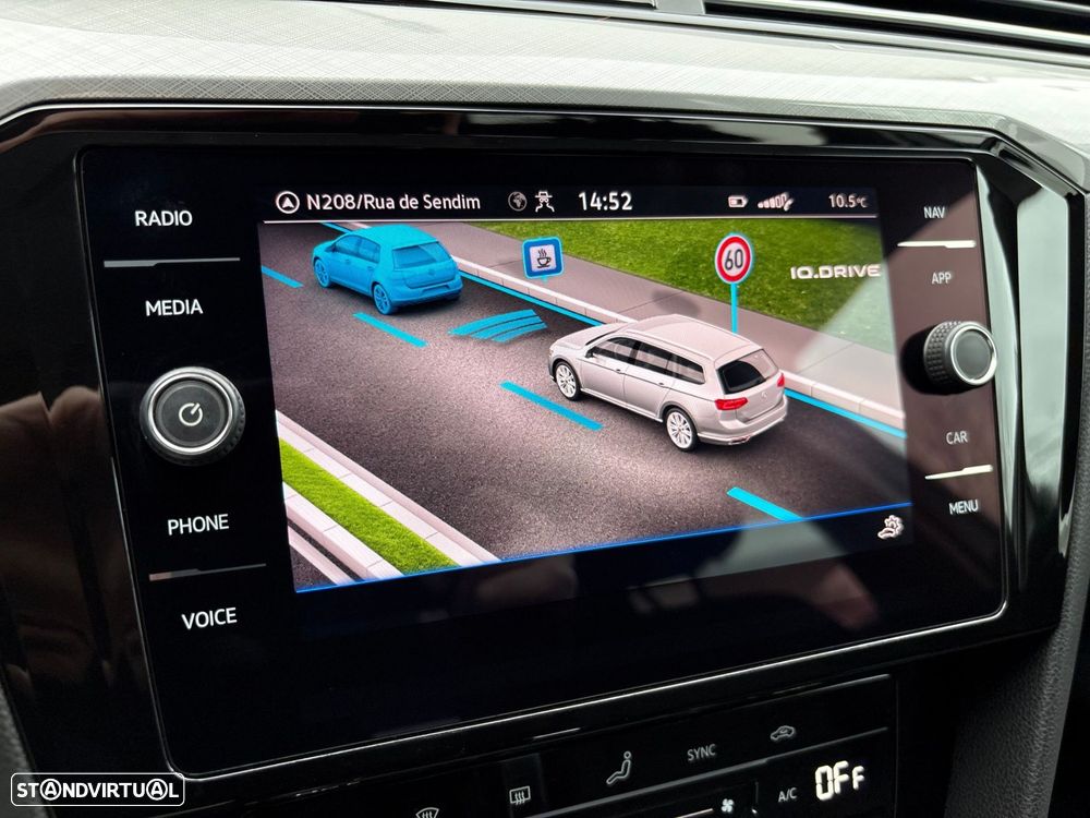 VW Passat Variant 2.0 TDi Elegance DSG - 32