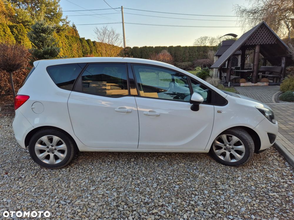Opel Meriva 2012 photo 4
