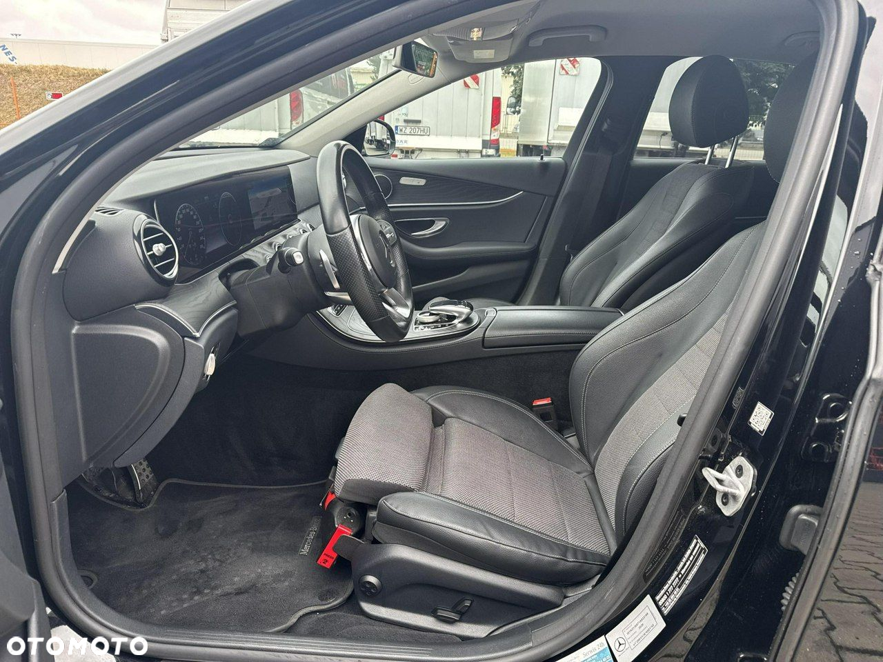 Mercedes-Benz Klasa E 200 4-Matic AMG/Avantgarde - 11