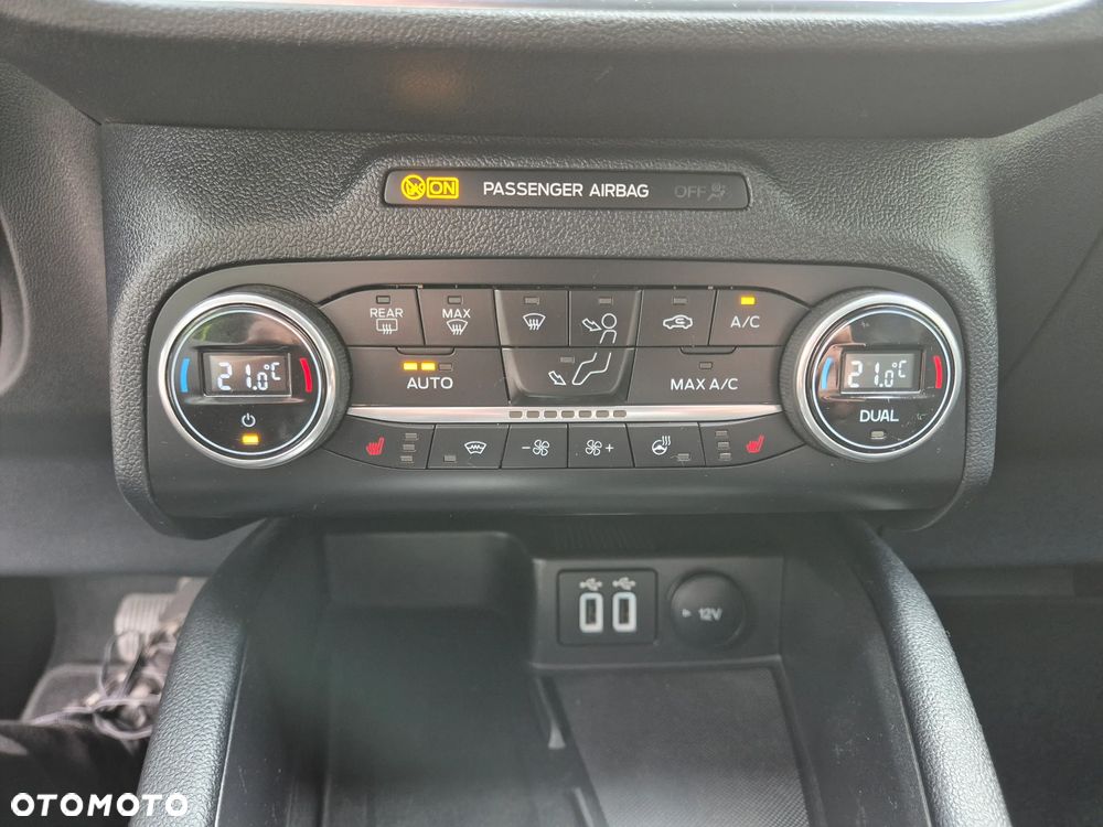 Ford Kuga 2.0 EcoBlue 4x4 TITANIUM X - 32