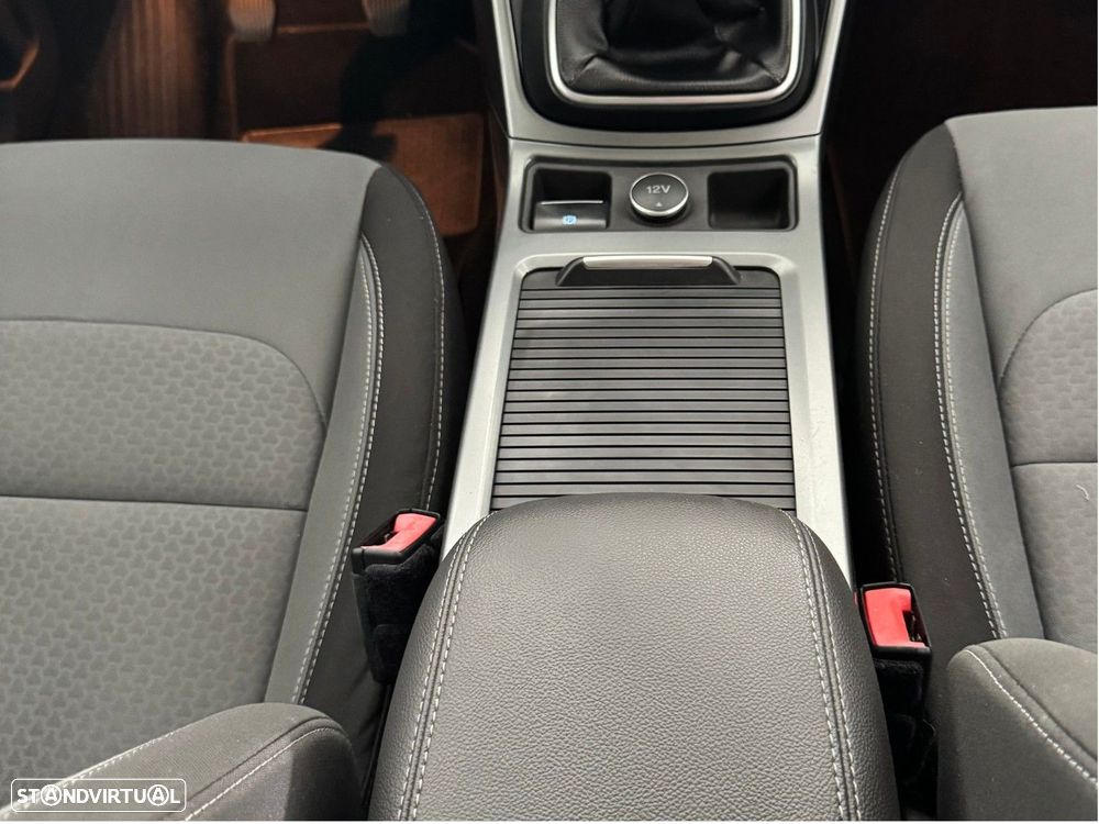 Ford Kuga 1.5 TDCi Business - 25